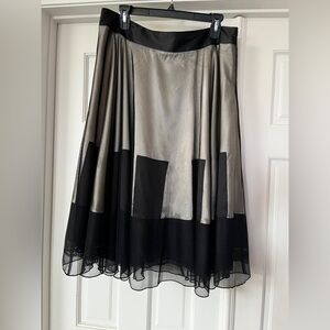 🌹🌹🌹HP NWT Elegant Black and Champagne Skirt